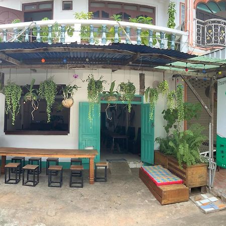 La Casa - Thakhek Hostel Luaran gambar