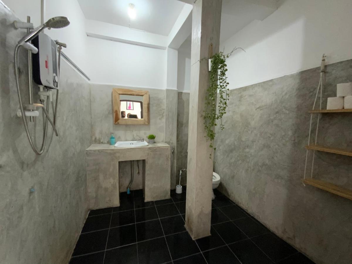 La Casa - Thakhek Hostel Luaran gambar