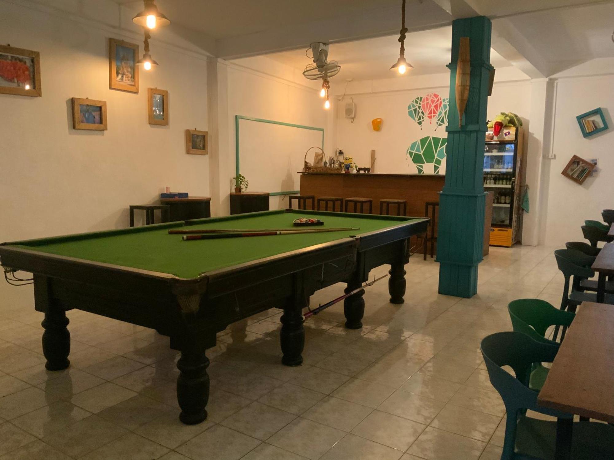 La Casa - Thakhek Hostel Luaran gambar